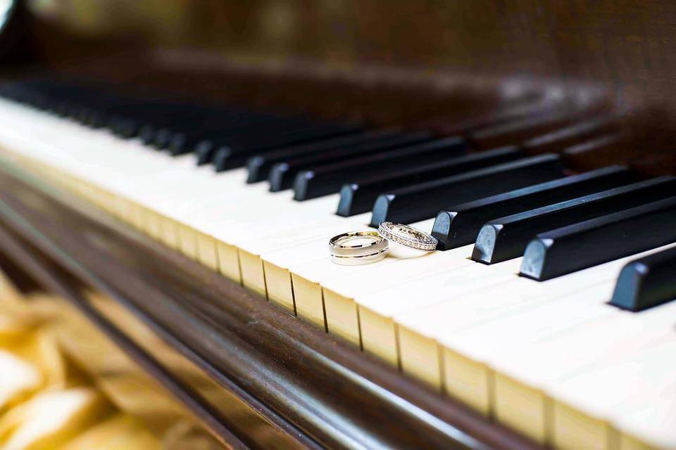 Rings in the key of love - Rob Rivera Photography