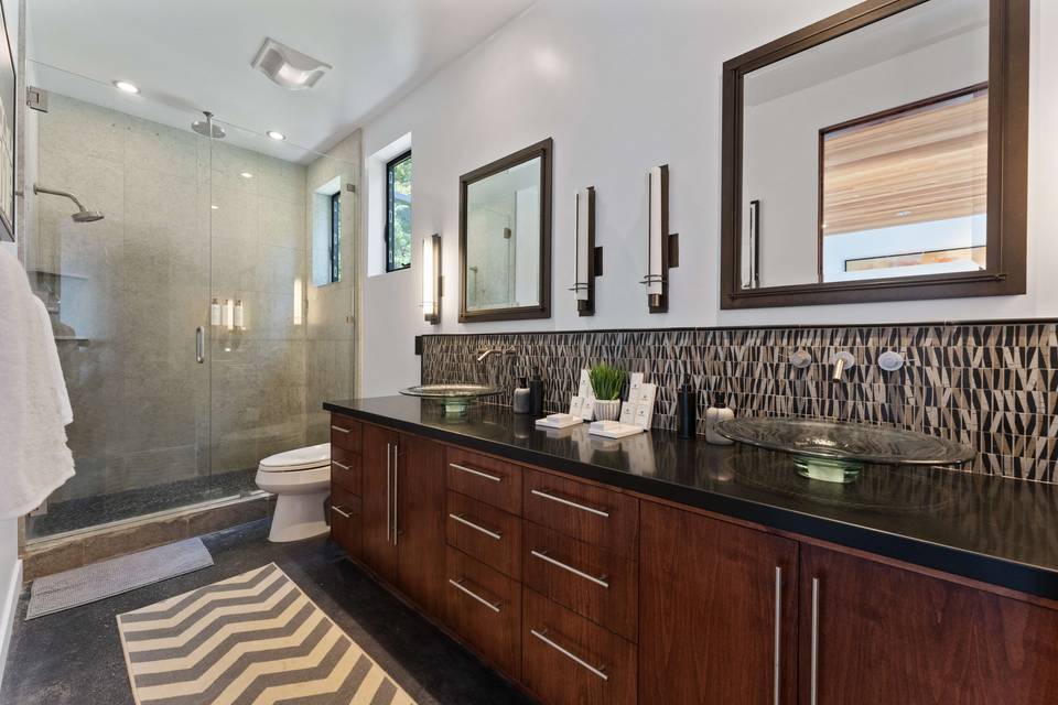 Bathroom with amenities