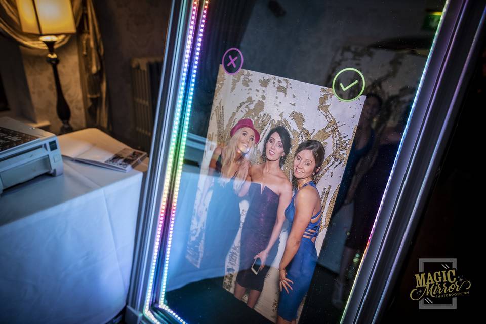 Magic Mirror Photobooth NM