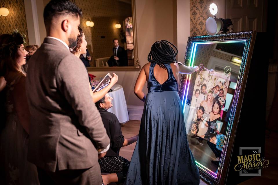 Magic Mirror Photobooth NM