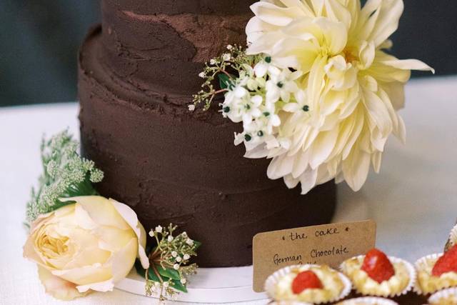 Thistle wedding cake - Decorated Cake by Cakes By Heather - CakesDecor