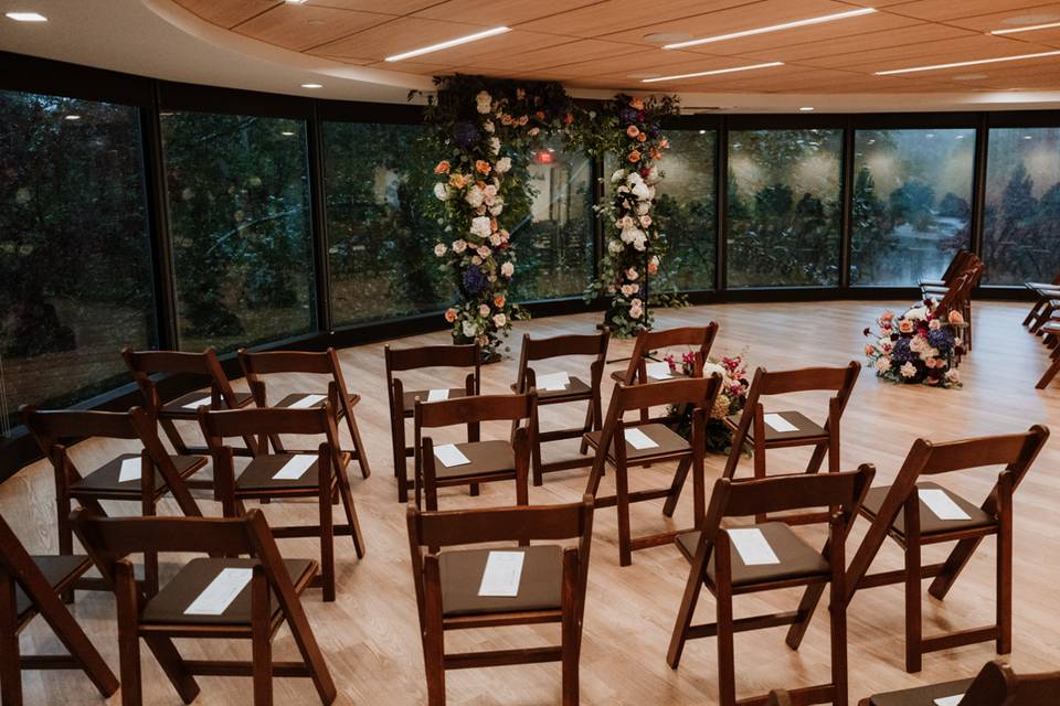 Indoor ceremony fall