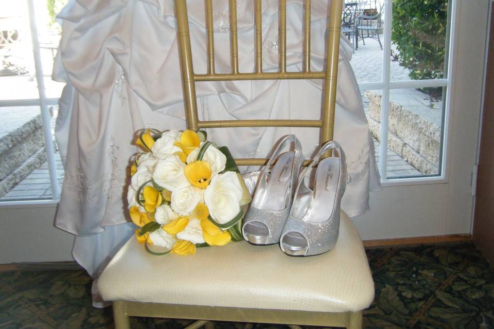 Bouquet and wedding shoes