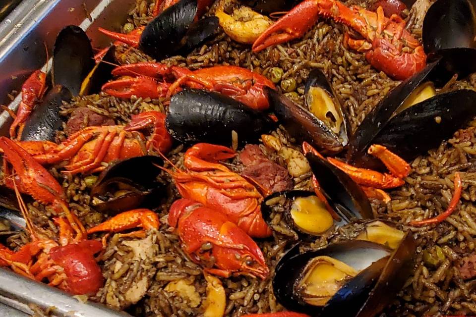 Seafood paella