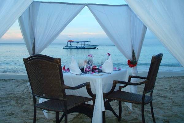 Romantic beach dinner for two