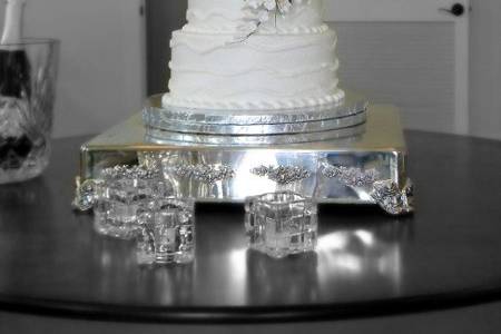 3 tiered white cake with wedding bouquet butter cream. Gumpaste calla lillies