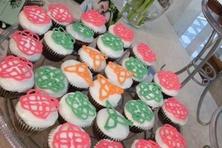 Celtic Celebrattion. Cupcakes with candy Celtic knots