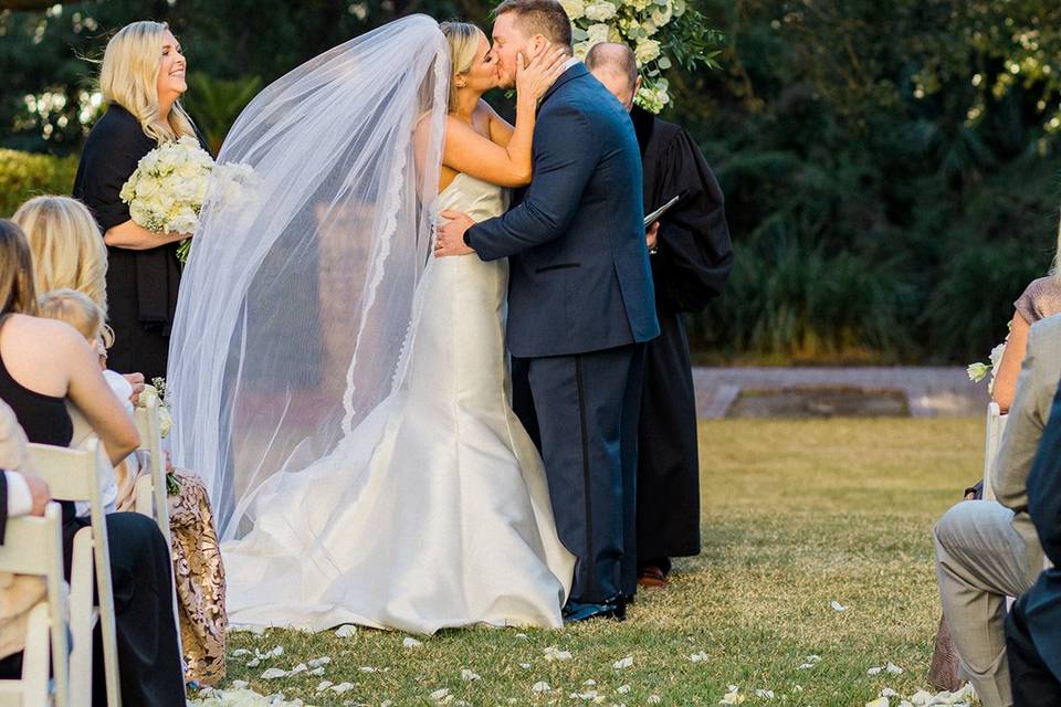 First kiss as husband & wife