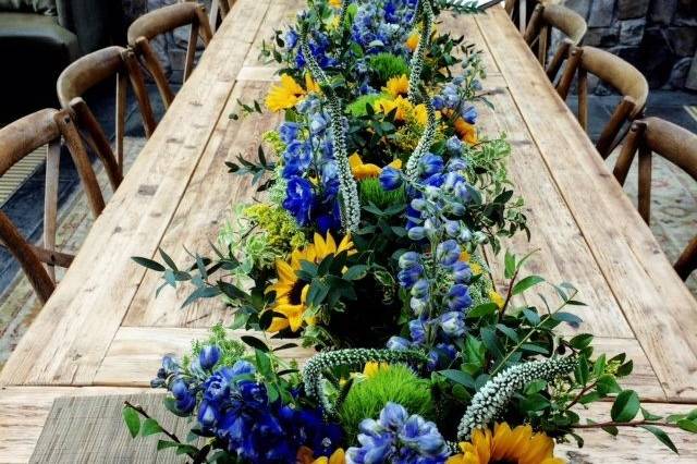 Flower decors on the table