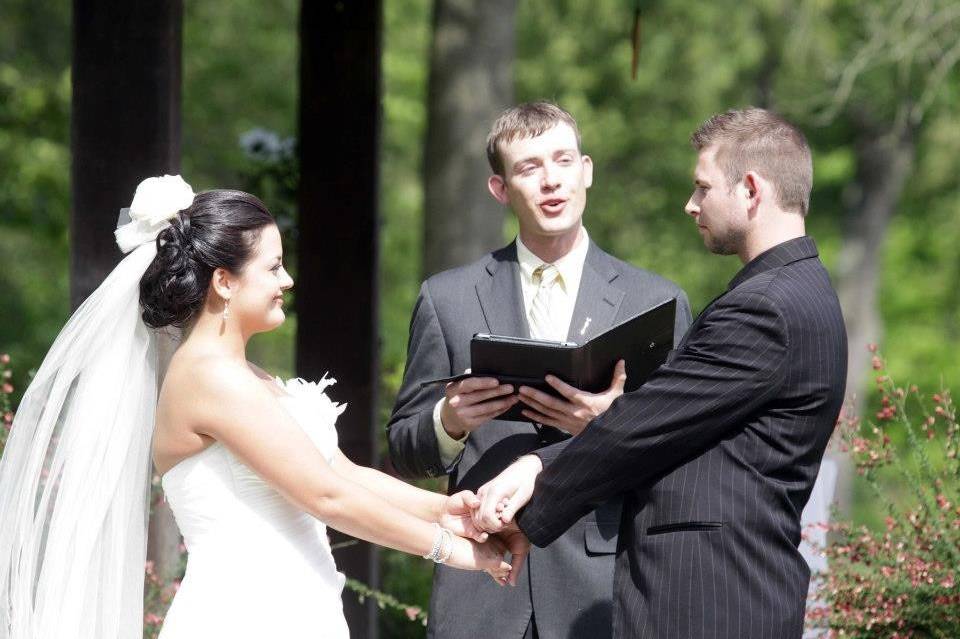 This Couple Wore Just Married Eagles Jerseys at Their Wedding