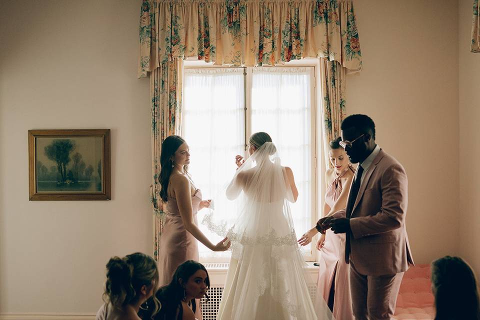 Getting Ready Photos