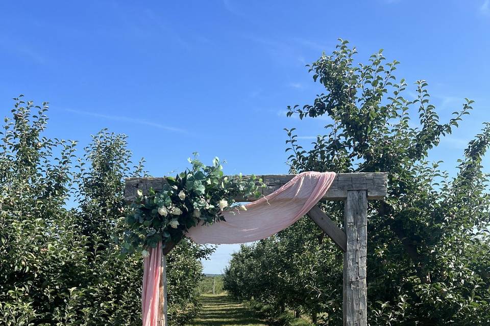 Barn beam arch