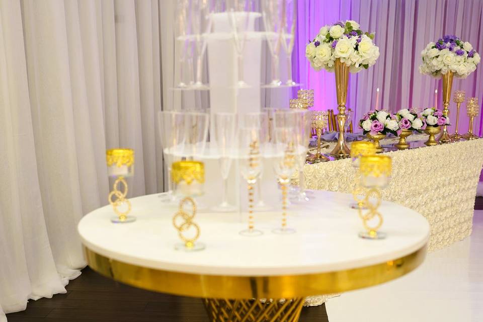 Champagne/Cake table