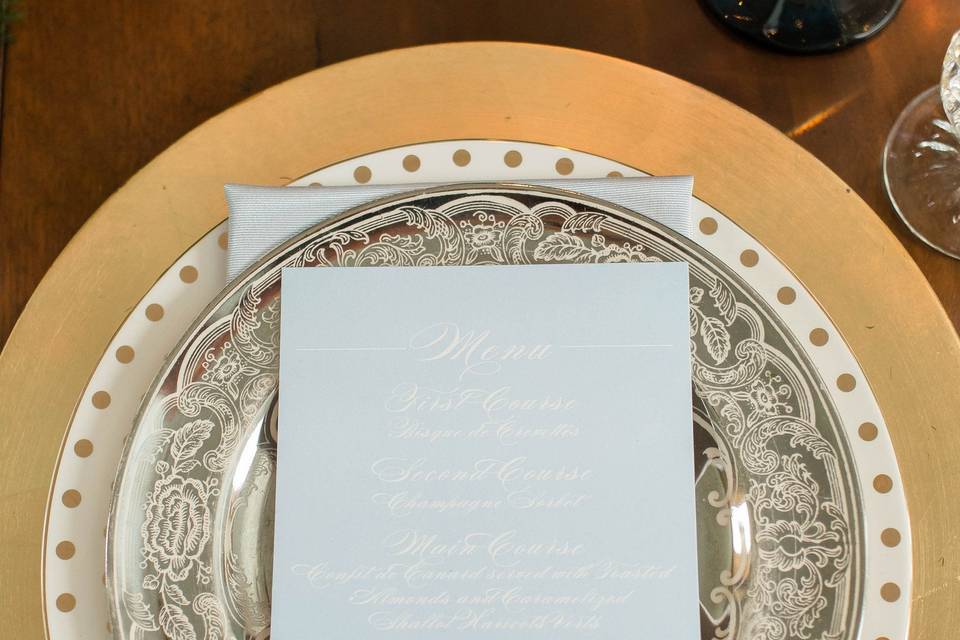 Classic and simple menu place setting