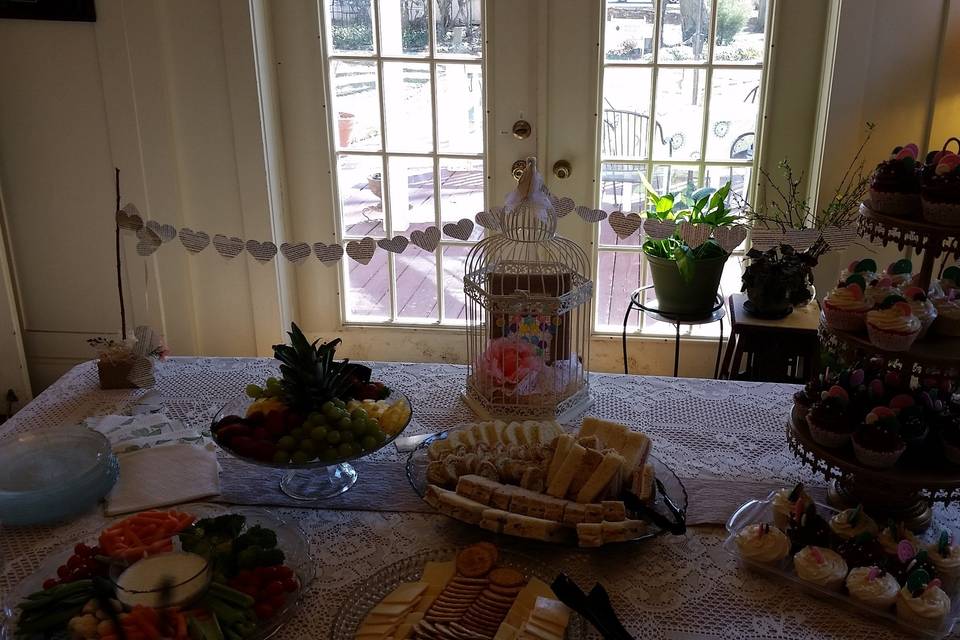 Cupcakes and fruits