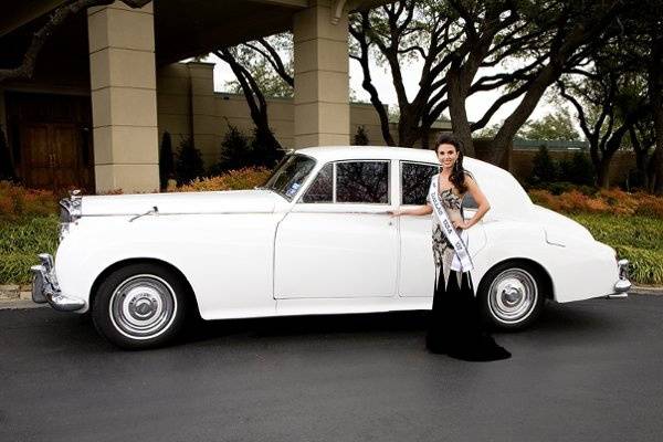 Miss Dallas USA w 1960 White Bentley S2 Saloon.