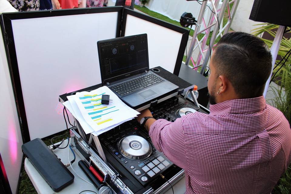 On The Move Entertainment