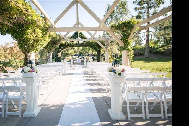 This venue is beautiful! The couple wanted simple ceremony decorations for there pillars.