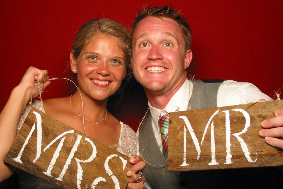 Mr and Mrs sign props