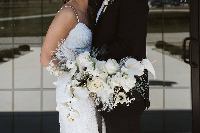 Modern Clean Wedding Couple