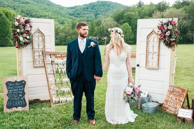 Couple's portrait on the lawn