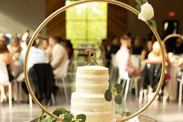 Hoop centerpiece and cake stand