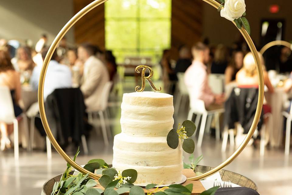 Hoop centerpiece and cake stand