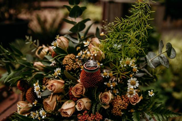 Beautiful bouquet and rings