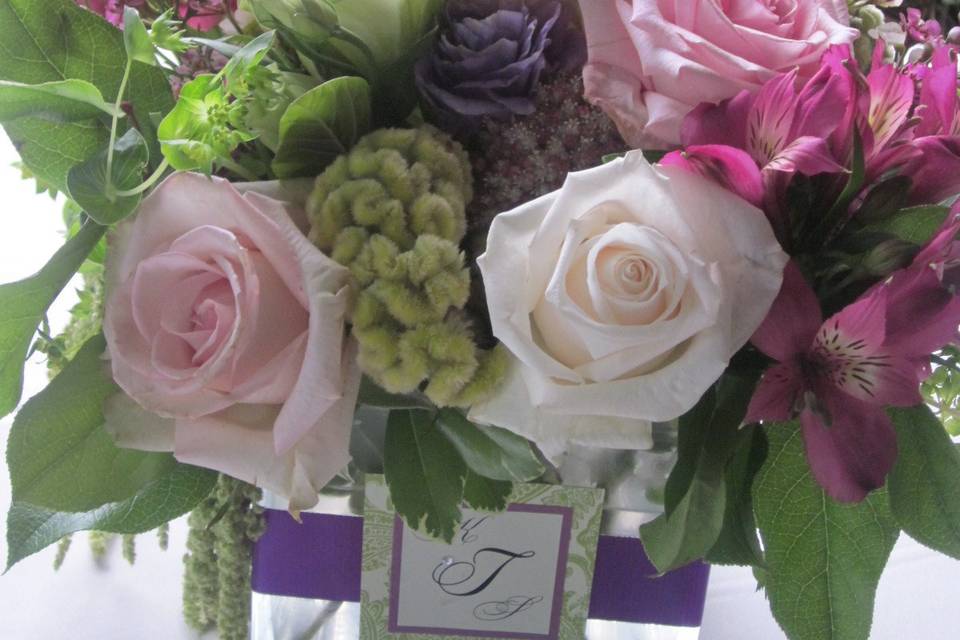 White and pink table centerpiece
