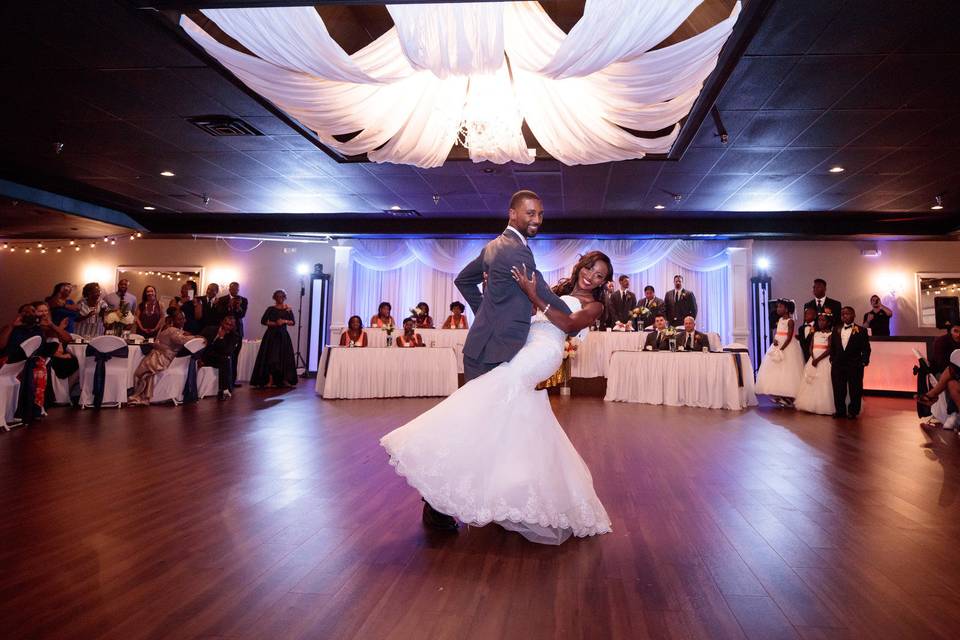 Wedding cake table