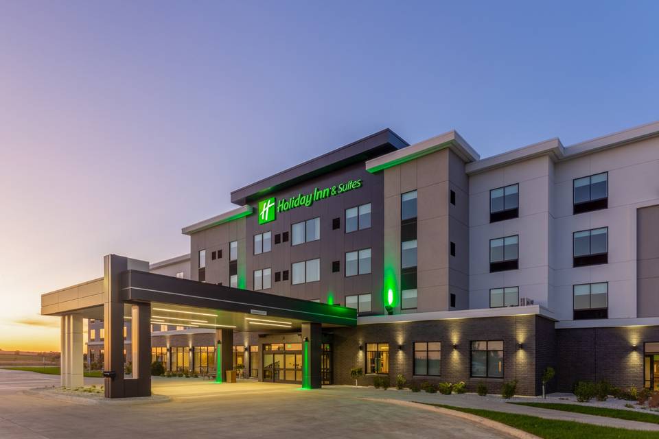 The Holiday Inn and Suites CF