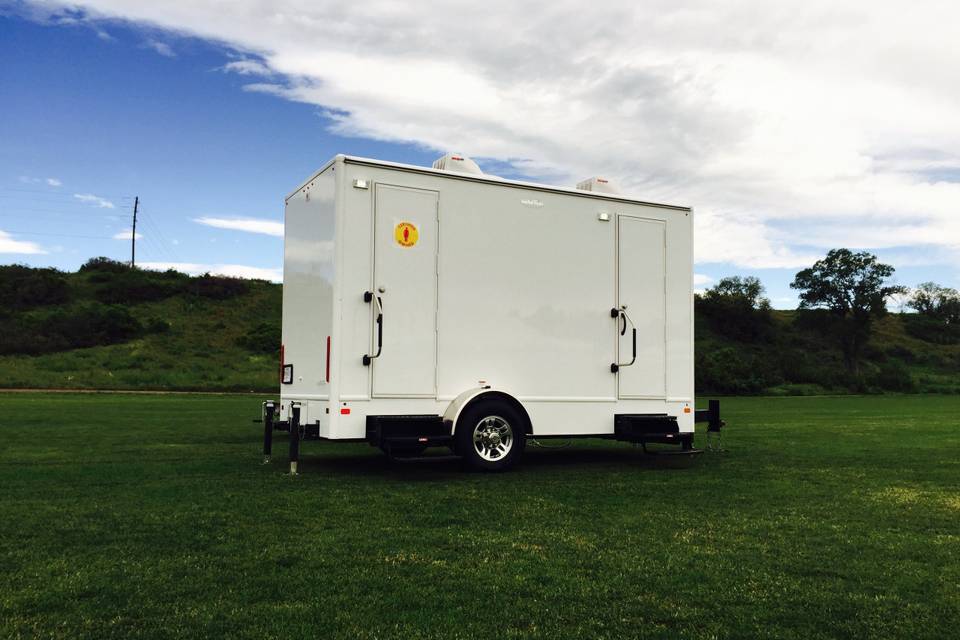 Portable luxury restroom