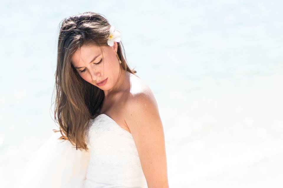 Bride Alone Portrait Session on the Beach In Hawaii
