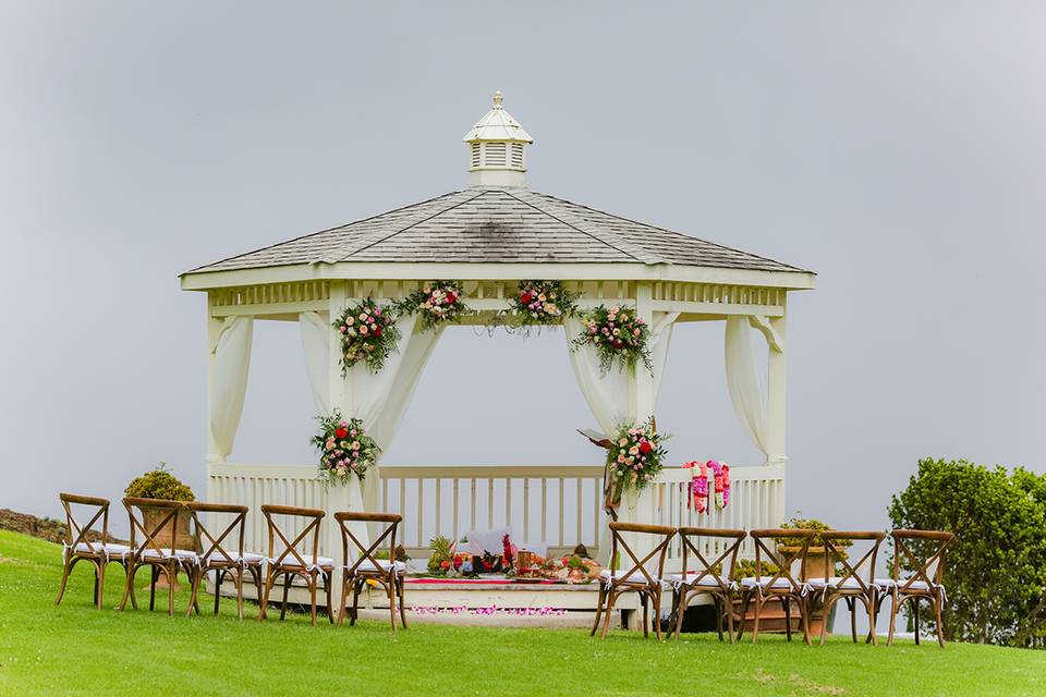 Alii Kula Lavender Farm Gazebo