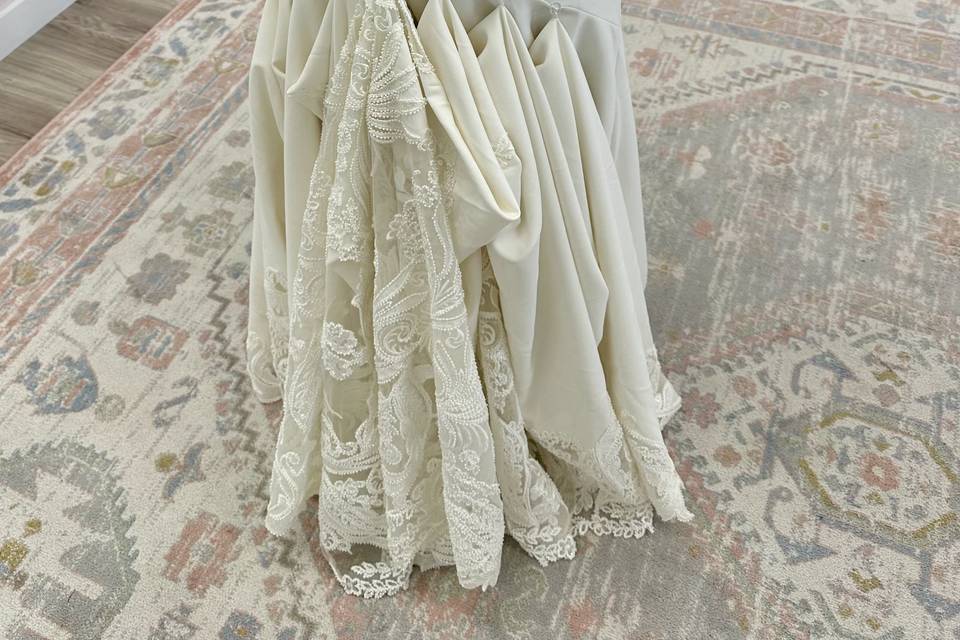 Bustle fastening