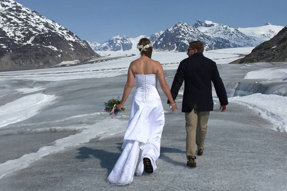 Time to head back.Photo by Becky McGill Mull of Azure Alaska Weddings.
