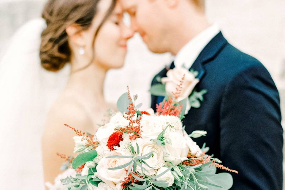 Blush and burgundy bouquet