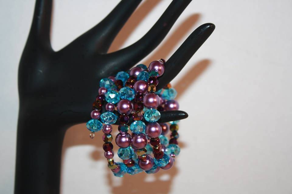 Custom design with unique combination of varying sizes of round faceted purple and blue glass crystals with lavender pearls for beautiful beaded bracelet for the Bride or bridal party in any style and length,at affordable prices. All Renee needs is YOUR wedding colors.