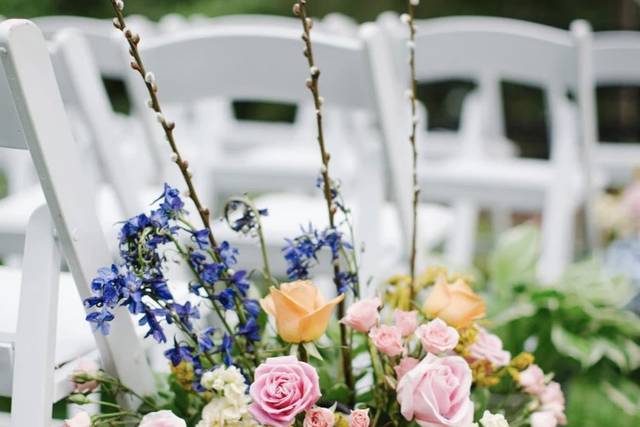 Aisle decor