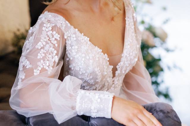 Bride looking to the side