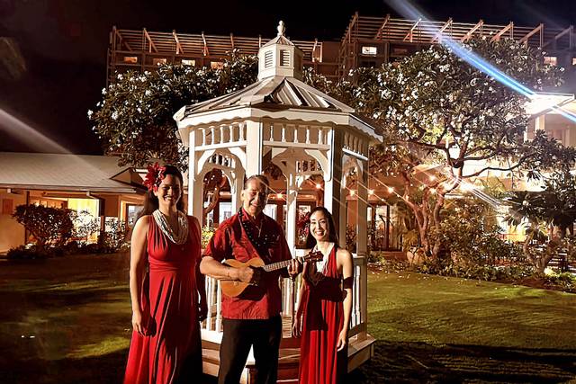 Makaona's Hawaiian Hula Entertainment