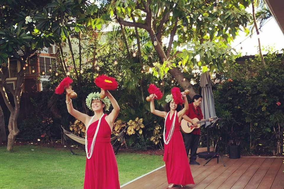 Makaona's Hawaiian Hula Entertainment