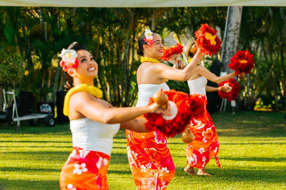 Makaona's Hawaiian Hula Entertainment