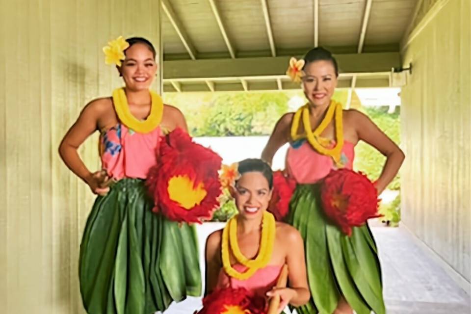 Makaona's Hawaiian Hula Entertainment
