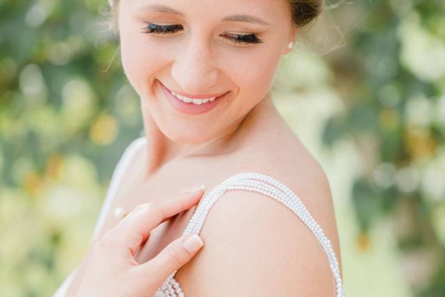 A beautiful Carina Studios bride