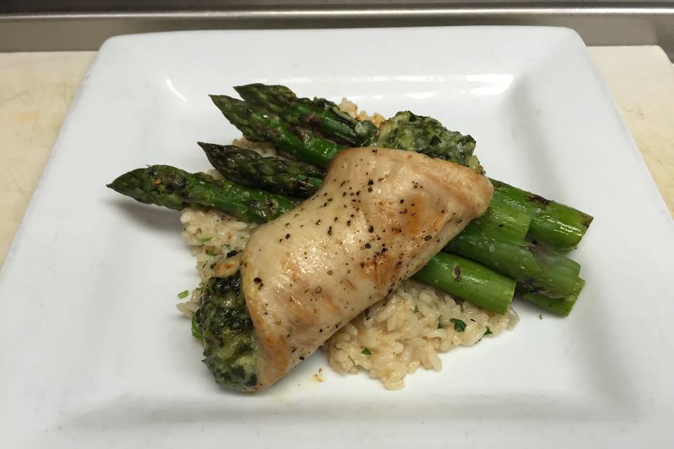 Spinach and Mozzarella Stuffed Chicken with Wild rice and Asparagus
