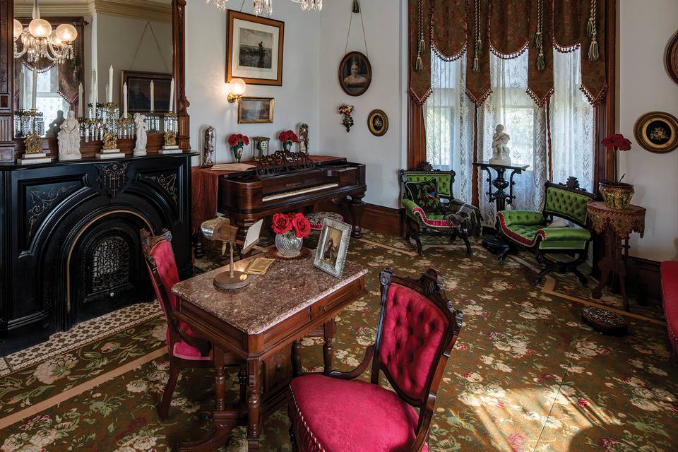 Fulton Mansion's parlor room