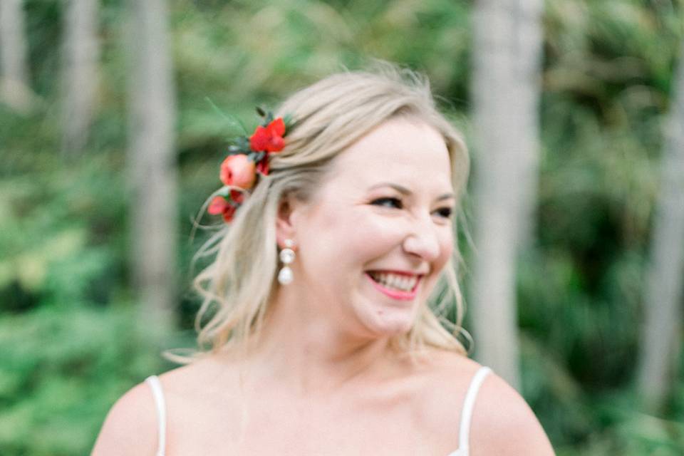 Red autumn bridal bouquet