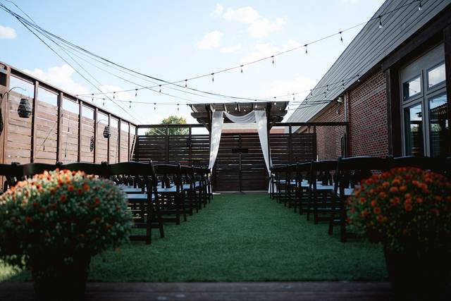Elegant urban weddings with ti