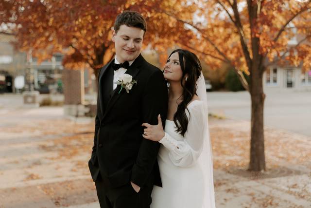 Elegant urban weddings with ti